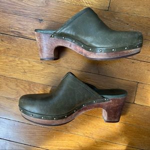 Ugg green clogs